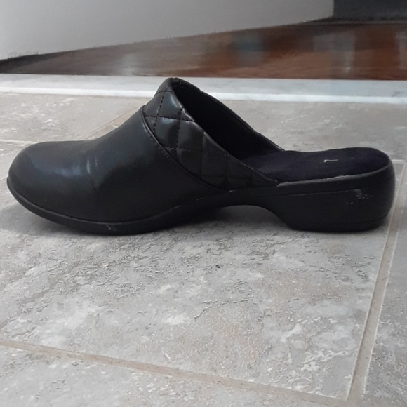 Clogs - Picture 3 of 3